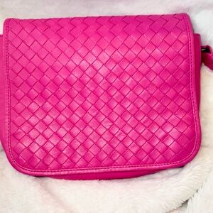 Bottega Vaneta crossbody, hot pink beautiful use condition. See pictures.